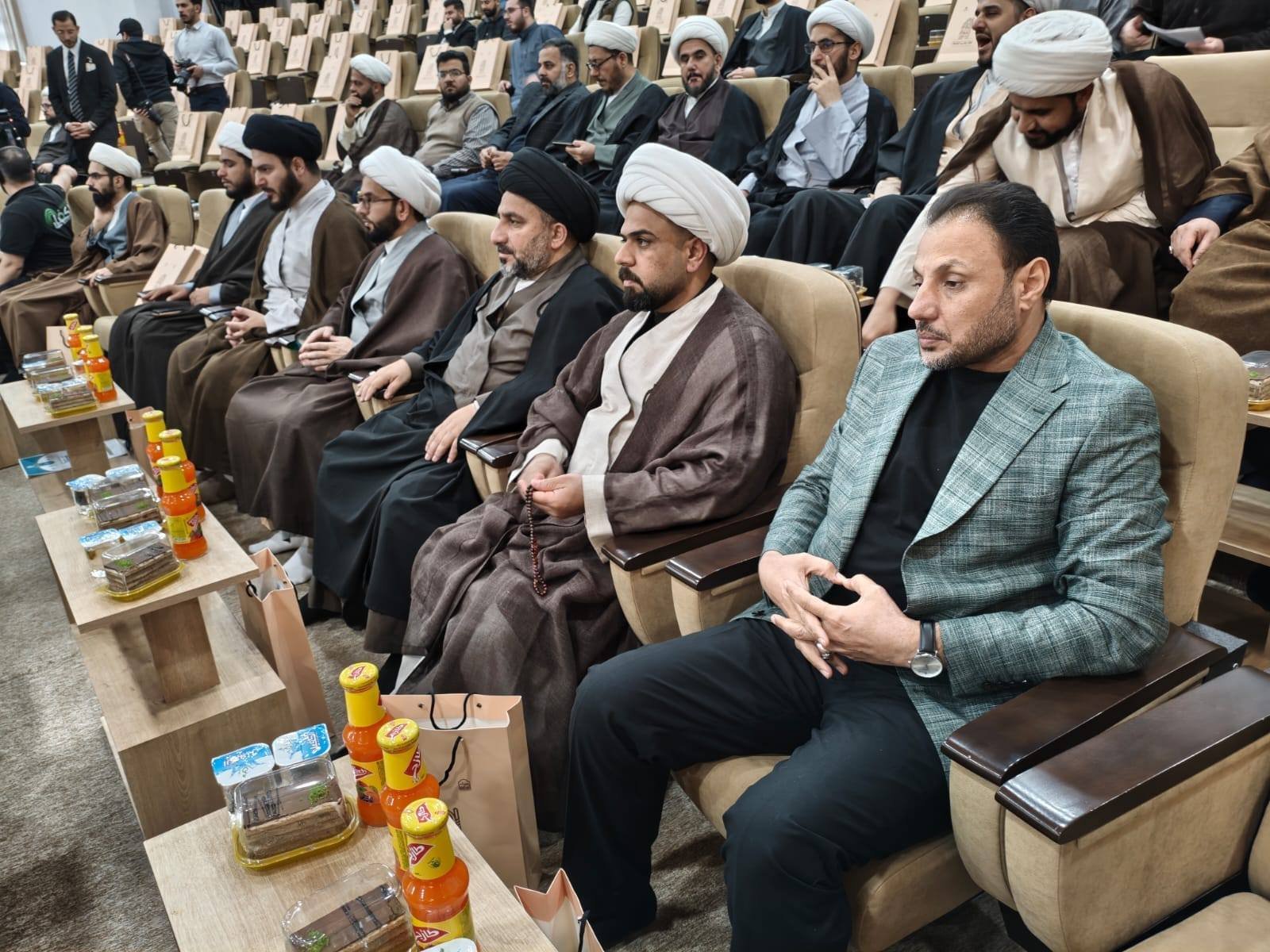 Read more about the article وفد المكتب يشارك في مؤتمر “ألفية حوزة النجف”